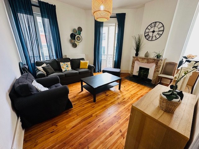 APPARTEMENT T3 A LOUER - ST ETIENNE JEAN JAURES - 73.16 m2 - 725 &euro; charges comprises par mois