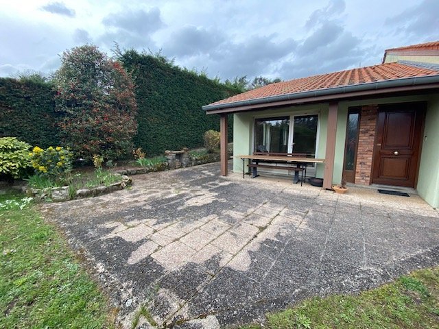 MAISON A LOUER - ST ETIENNE COTE CHAUDE LES MAISONS ROUGES - 143.7 m2 - 999 &euro; charges comprises par mois