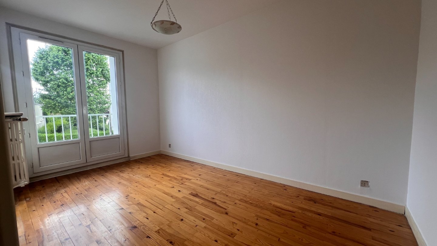 APPARTEMENT T3 A VENDRE - ST ETIENNE FAURIEL - 64 m2 - 75 000 &euro;