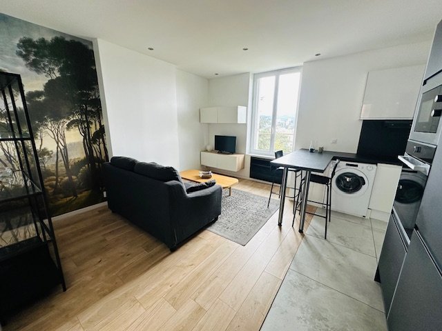 Mignon T3 Meublé A LOUER - ST ETIENNE QUARTIER FAURIEL/VIVARAIZE - 51.55 m2 - 680 &euro; charges comprises par mois