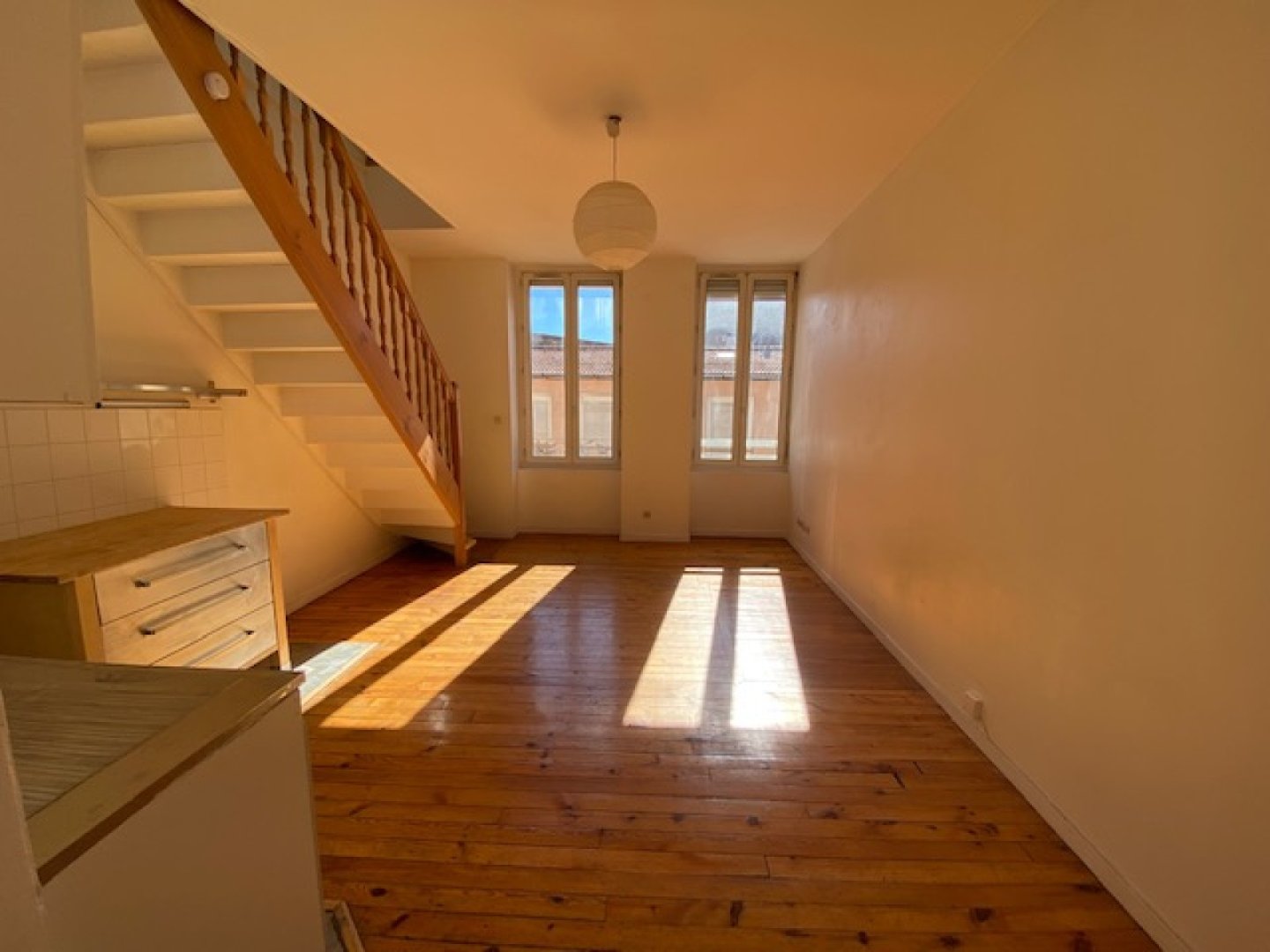 T2 en Duplex A LOUER - ST ETIENNE CHAVANELLE - 35.11 m2 - 398 &euro; charges comprises par mois