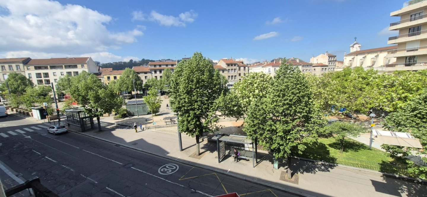 APPARTEMENT T4 A VENDRE - ST ETIENNE CHAVANELLE - 123 m2 - 120 000 &euro;