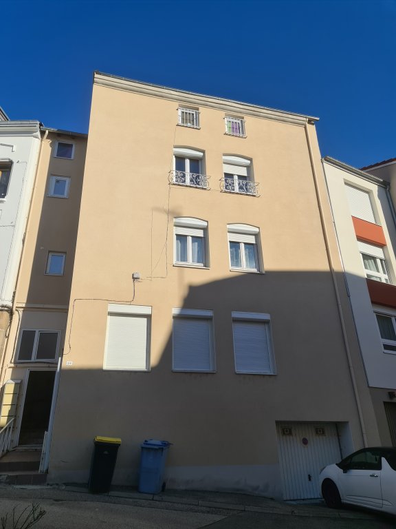 IMMEUBLE A VENDRE - UNIEUX ONDAINE - 250 m2 - 250 000 &euro;