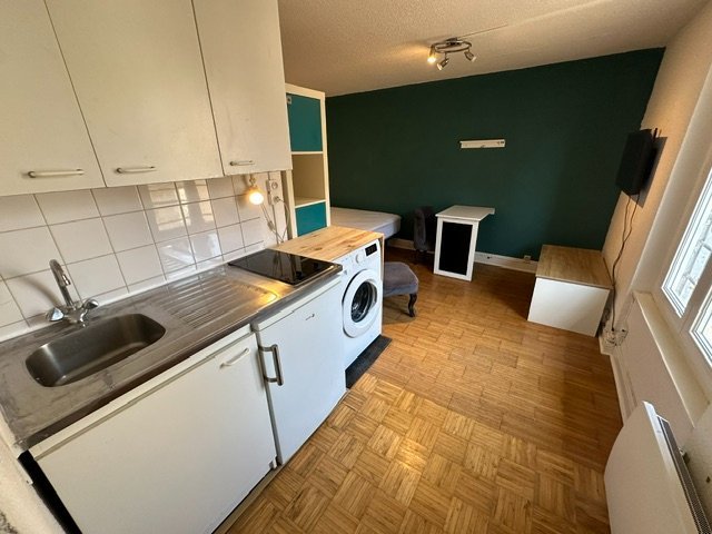STUDIO MEUBLE A LOUER - ST ETIENNE CHAVANELLE/MARTYRS DE VINGRE - 18.6 m2 - 350 &euro; charges comprises par mois