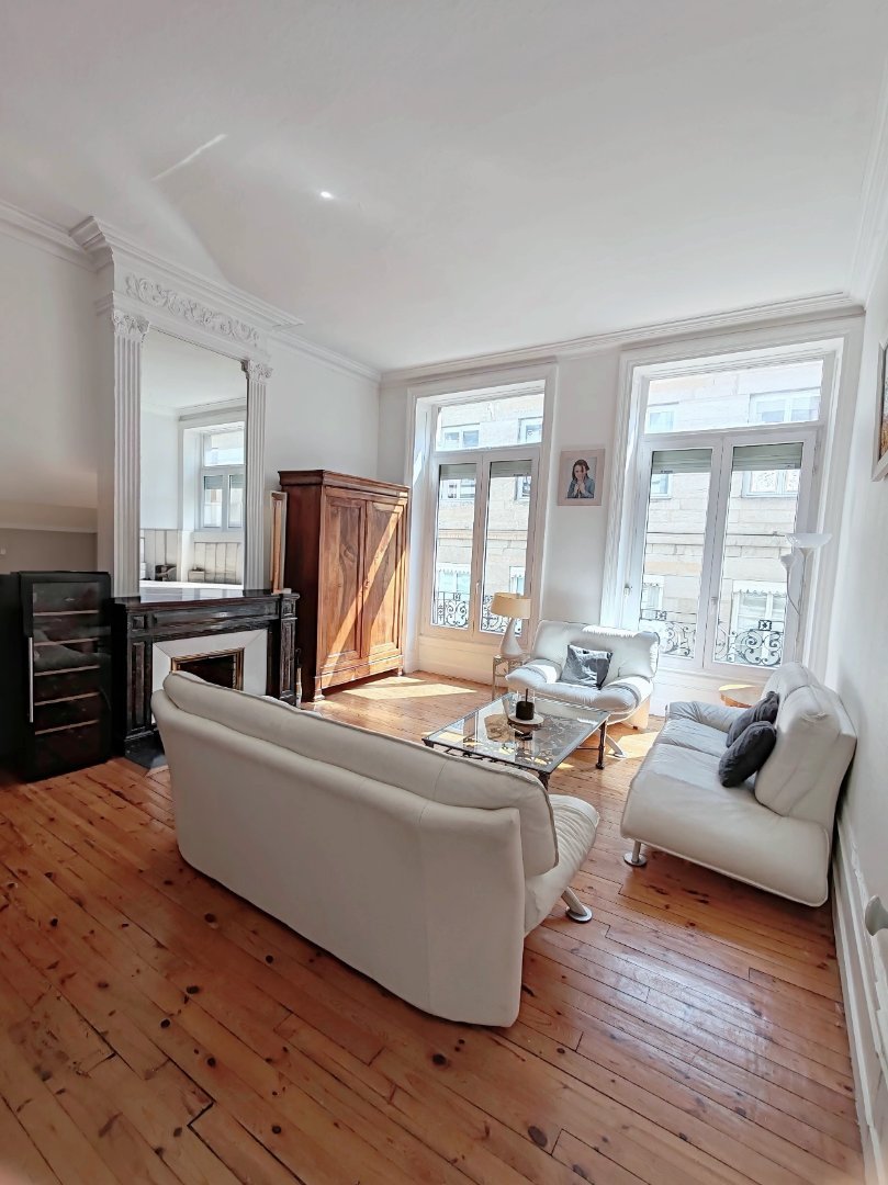 APPARTEMENT T4 A VENDRE - ST ETIENNE CENTRE VILLE - 139 m2 - 159 000 &euro;