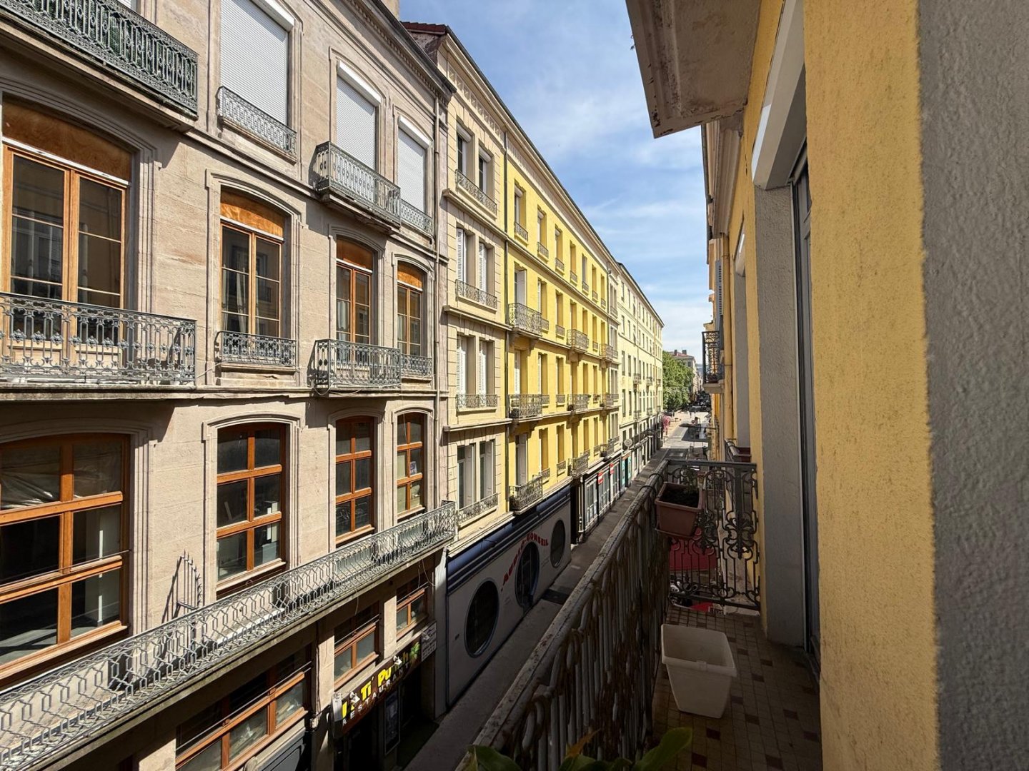 APPARTEMENT T4 A VENDRE - ST ETIENNE CENTRE VILLE - 115.57 m2 - 150 000 &euro;