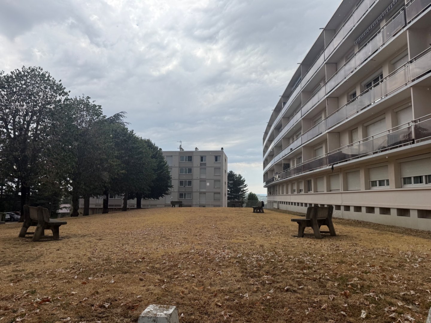 APPARTEMENT T3 A VENDRE - ST ETIENNE LA METARE - 69.93 m2 - 85 000 €