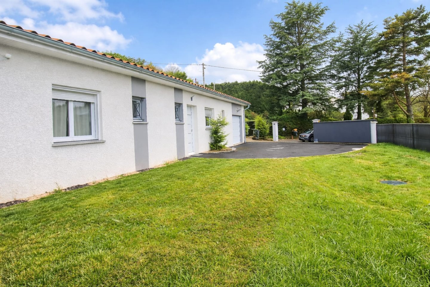 MAISON A LOUER - ST CHAMOND - 100 m2 - 1 300 &euro; charges comprises par mois