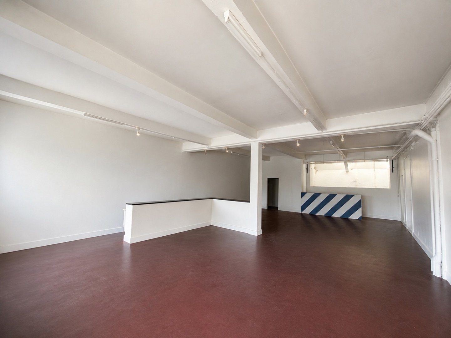 APPARTEMENT T4 A VENDRE - ST ETIENNE FAURIEL - 139 m2 - 135 000 &euro;