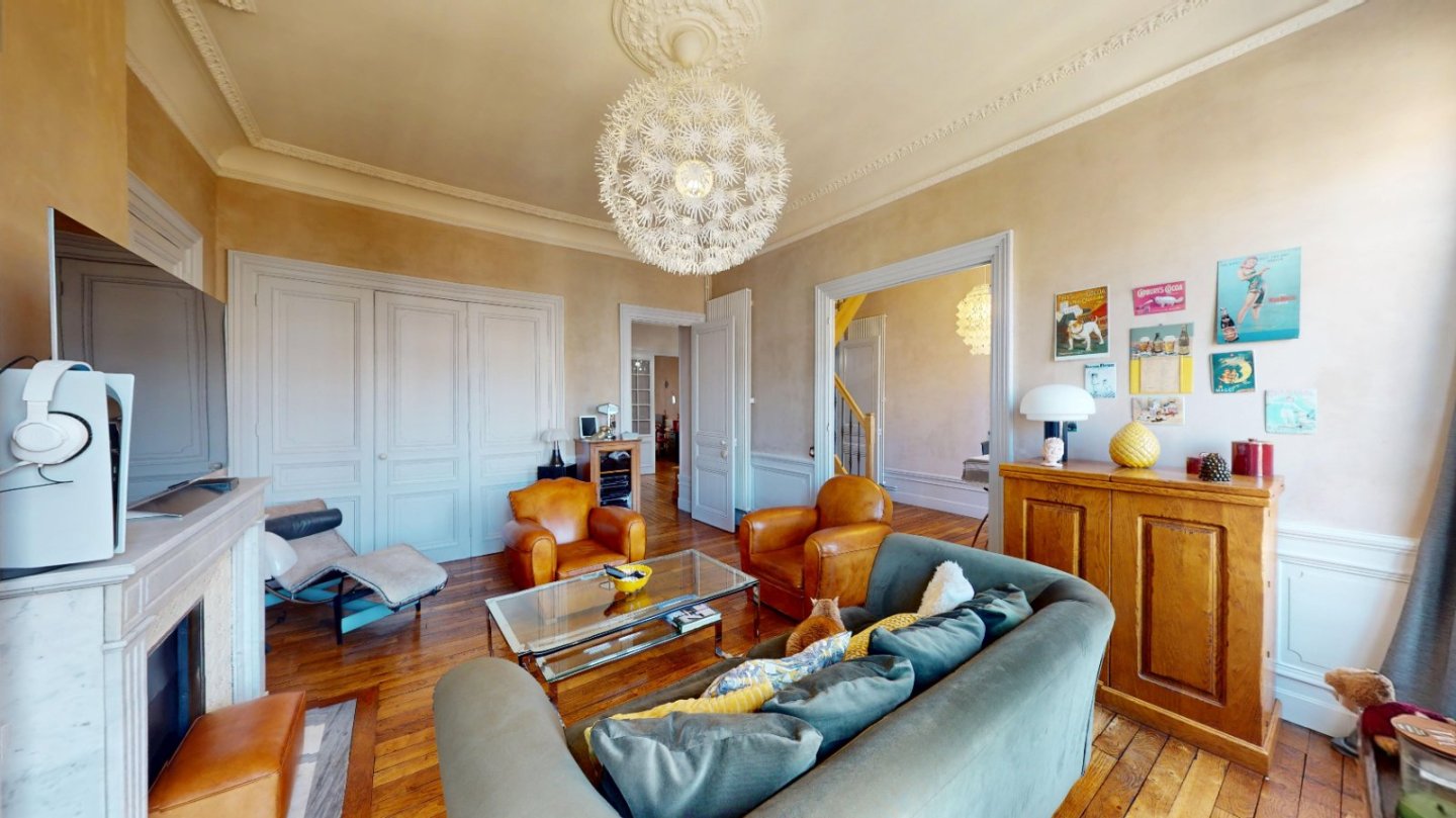 APPARTEMENT T5 A VENDRE - ST ETIENNE BADOUILLERE - 130.16 m2 - 232 000 &euro;