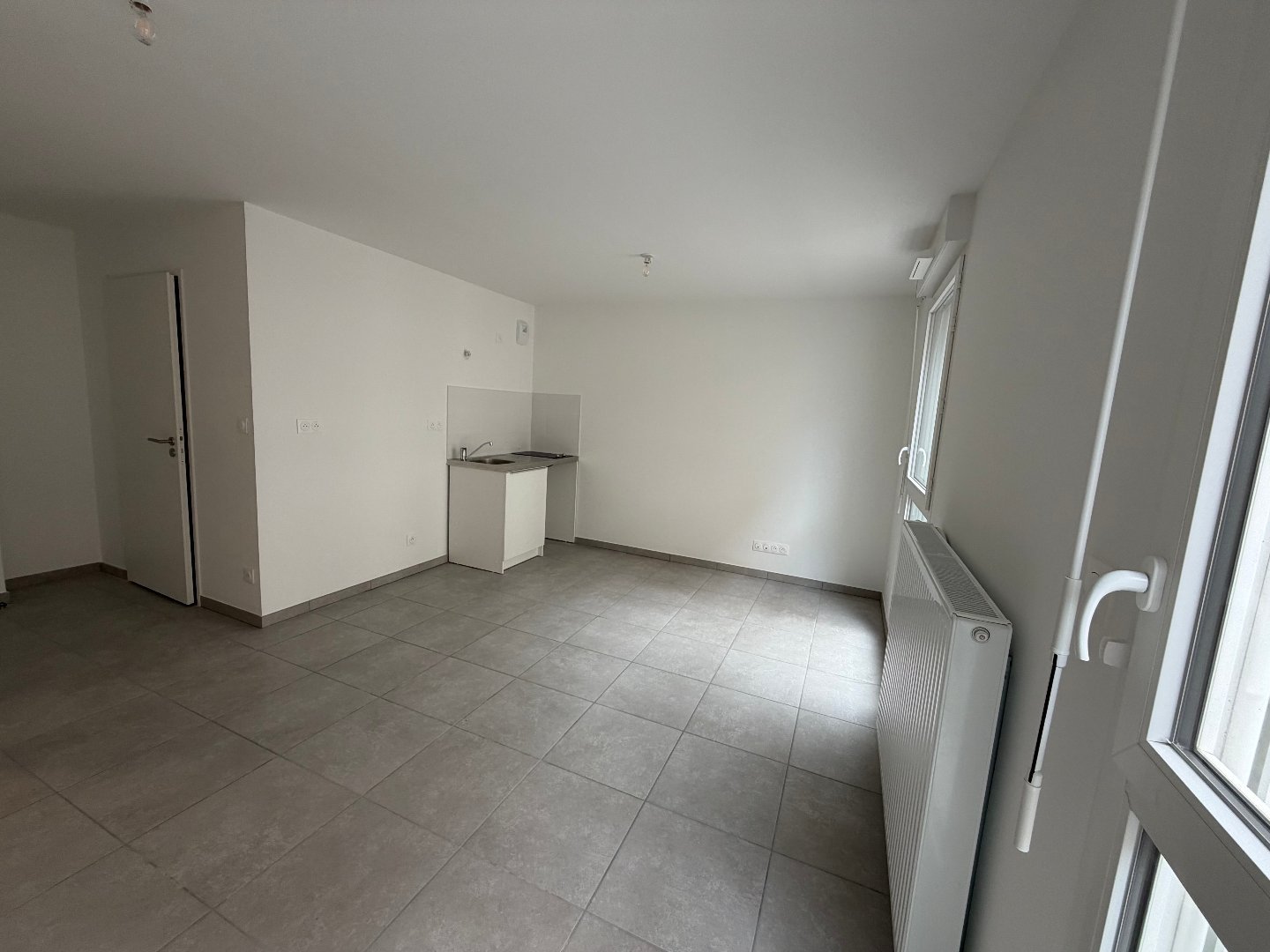 STUDIO A VENDRE - ST ETIENNE CHATEAUCREUX - 26.51 m2 - 99 000 &euro;