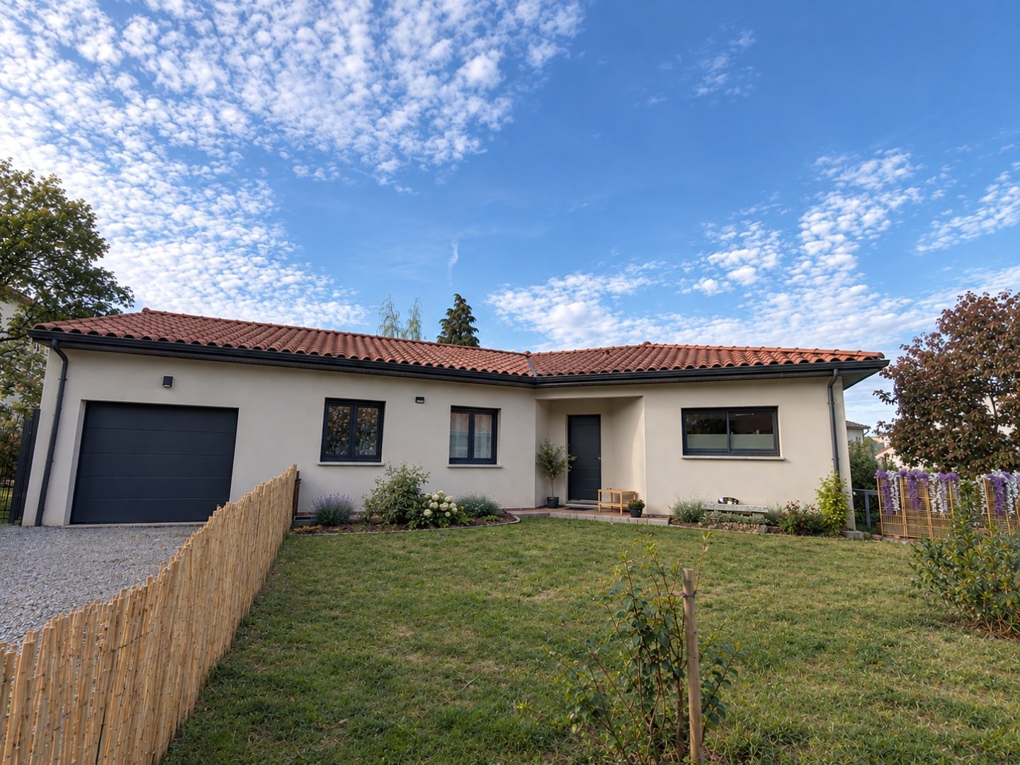 MAISON A VENDRE - ST CHAMOND SAINTE MARIE - 103 m2 - 357 000 &euro;