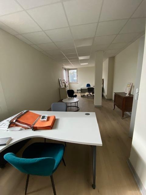 BUREAU A VENDRE - ST PRIEST EN JAREZ - 118.19 m2 - 141 900 &euro; 