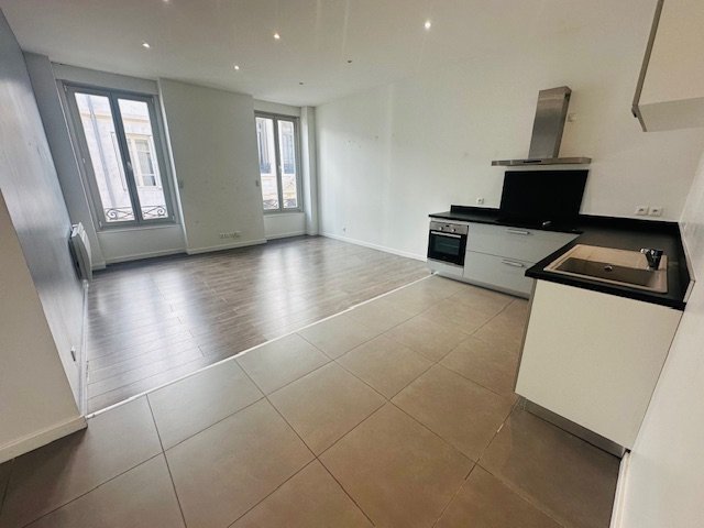 APPARTEMENT T3 A LOUER - ST ETIENNE DORIAN/PEUPLE - 74.41 m2 - 690 &euro; charges comprises par mois