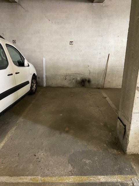 PARKING A LOUER - ST ETIENNE CHAVANELLE/MARTYR DE VINGRE - 75 &euro; charges comprises par mois