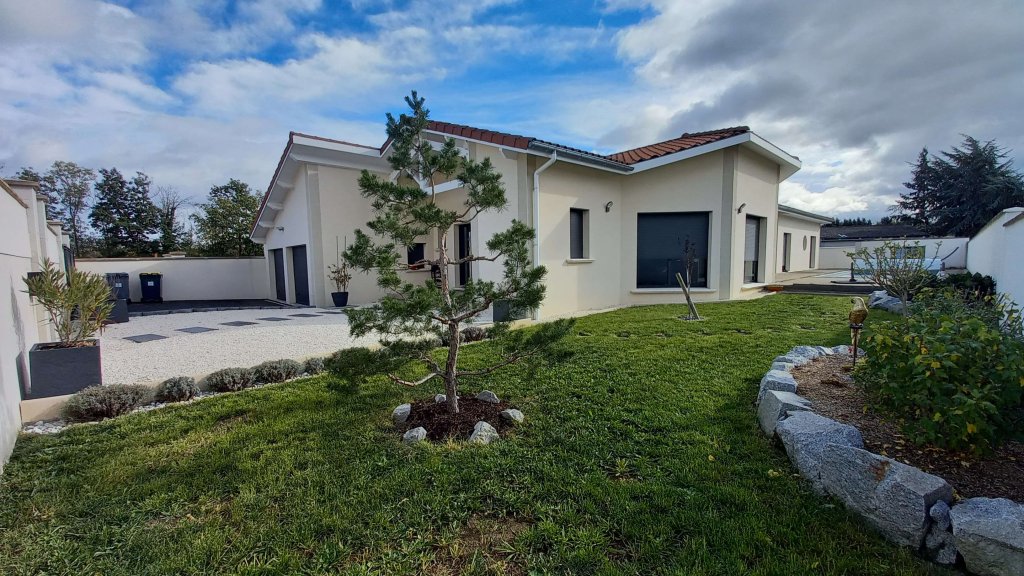 MAISON A VENDRE - ANDREZIEUX BOUTHEON - 208 m2 - 599 000 €