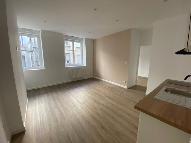 2 Pièces sympa A LOUER - ST ETIENNE HOTEL DE VILLE/HYPER CENTRE - 34.12 m2 - 468 &euro; charges comprises par mois