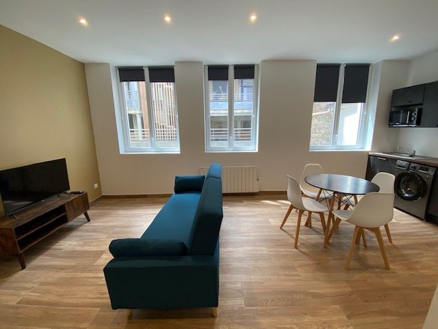 Studio A LOUER - ST ETIENNE Albert Thomas/Ursules - 26.45 m2 - 435�&euro; charges comprises par mois