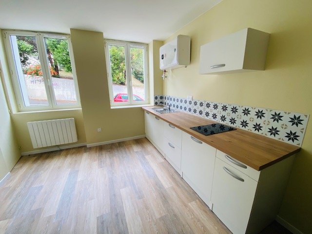 APPARTEMENT T1 A LOUER - ST ETIENNE COLLINE DES PERES - 17.78 m2 - 280 &euro; charges comprises par mois