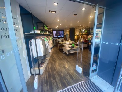 BOUTIQUE A VENDRE - FIRMINY - 99.55 m2 - 139 000 €