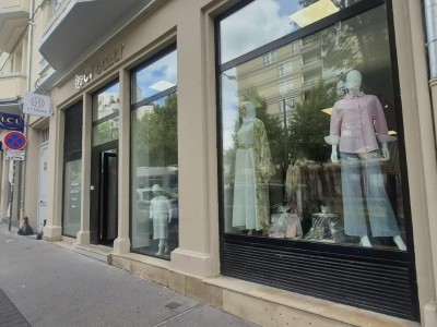 BOUTIQUE A VENDRE - ST ETIENNE BELLEVUE - 82 m2 - 115 000 €