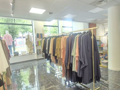 BOUTIQUE A VENDRE - ST ETIENNE BELLEVUE - 82 m2 - 115 000 €