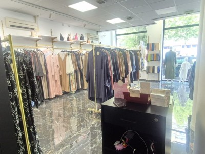 BOUTIQUE A VENDRE - ST ETIENNE BELLEVUE - 82 m2 - 115 000 €