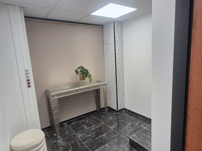 BOUTIQUE A VENDRE - ST ETIENNE BELLEVUE - 82 m2 - 115 000 €
