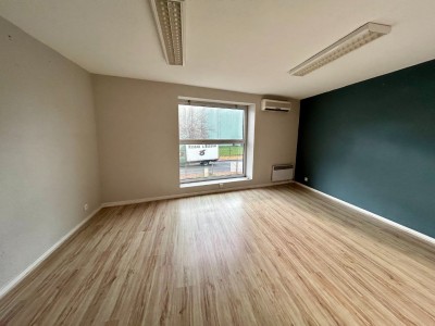 Surface de bureau à la location A LOUER - ANDREZIEUX BOUTHEON - 126 m2 - 990 € HC par mois