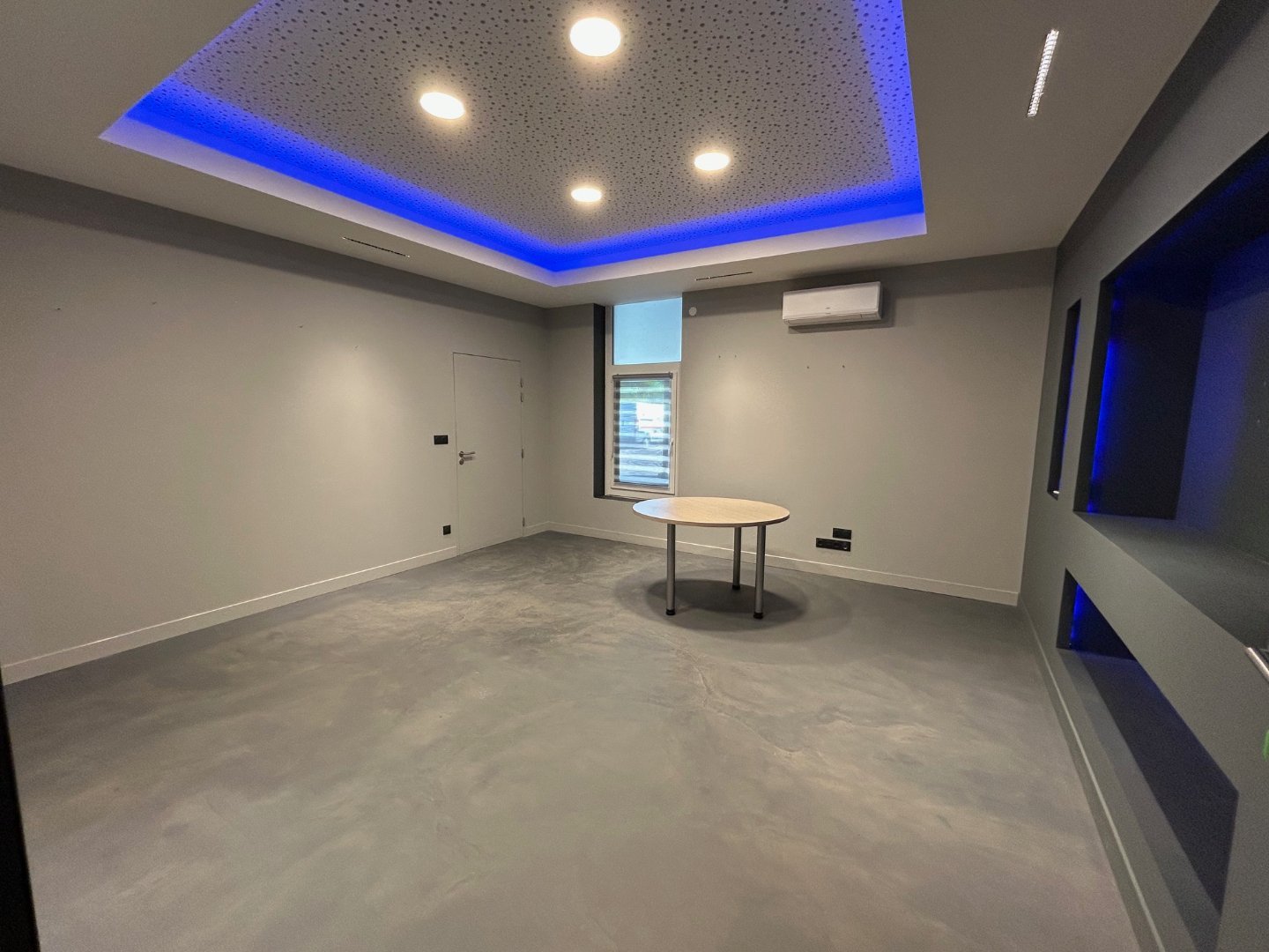 Surface de bureau � la location - L ETRAT - 24 m2 - R&Eacute;ALIS&Eacute;