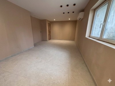 BUREAU A LOUER - STE SIGOLENE - 21.33 m2 - 200 € HC par mois
