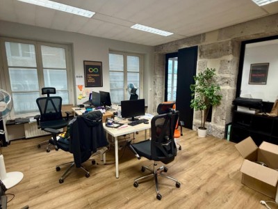 BUREAU A VENDRE - ST ETIENNE CENTRE VILLE - 220 m2 - 303 520 &euro; 