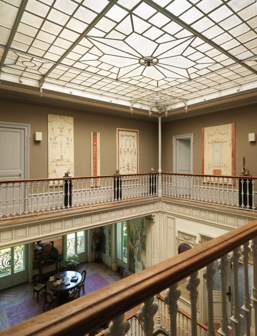 CHATEAU - LE CHAMBON FEUGEROLLES - 570 m2 - VENDU