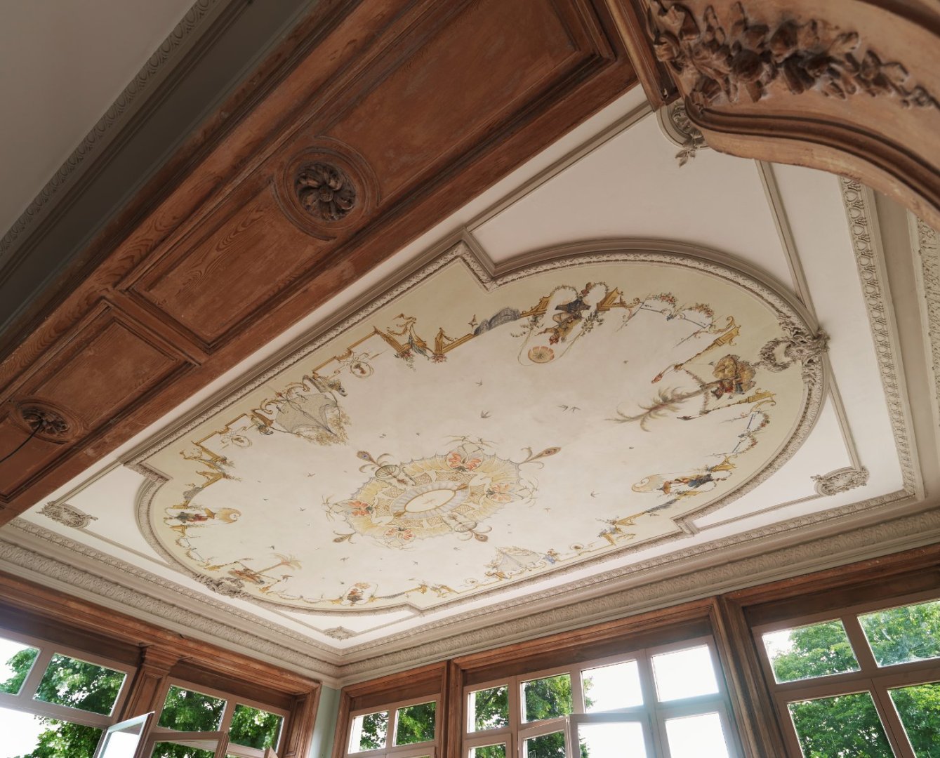 CHATEAU - LE CHAMBON FEUGEROLLES - 570 m2 - VENDU