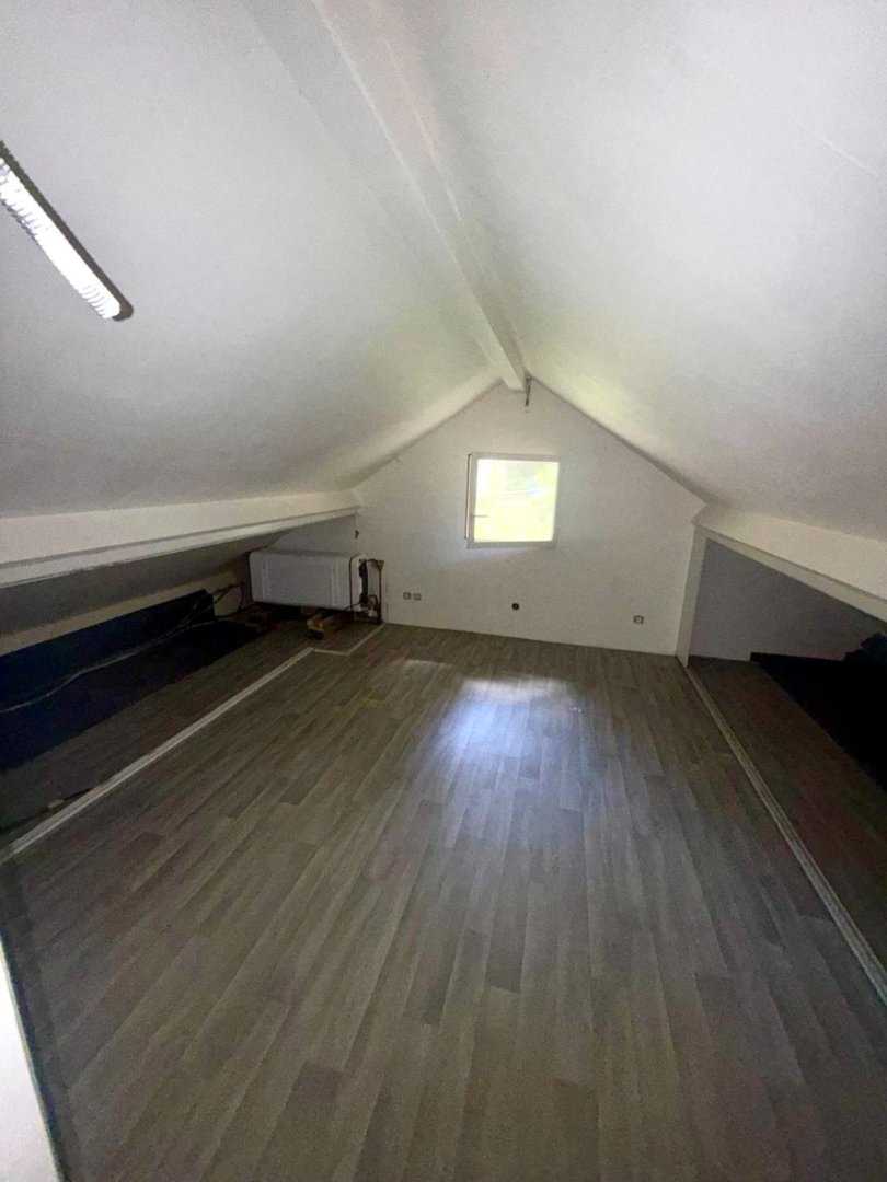 CHATEAU - LE CHAMBON FEUGEROLLES - 570 m2 - VENDU