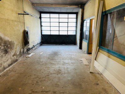 ENTREPOT A LOUER - ST ETIENNE BADOUILLERE - 190 m2 - 600 € HC par mois