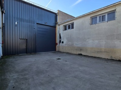 ENTREPOT A VENDRE - ROCHE LA MOLIERE - 581 m2 - 410 000 €