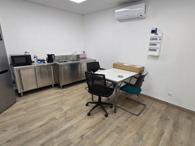 ENTREPOT A VENDRE - ROCHE LA MOLIERE - 581 m2 - 410 000 €