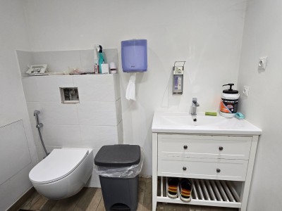 ENTREPOT A VENDRE - ROCHE LA MOLIERE - 581 m2 - 410 000 €