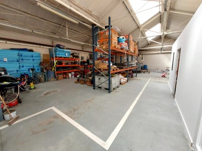 ENTREPOT A VENDRE - ST ETIENNE LA METARE - 223 m2 - 189000€ 