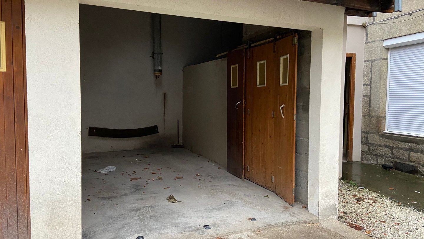 GARAGE - ST ETIENNE CHARITE - LOU&Eacute;