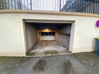 GARAGE A LOUER - ST ETIENNE FAURIEL - 20 m2 - 80 &euro; charges comprises par mois