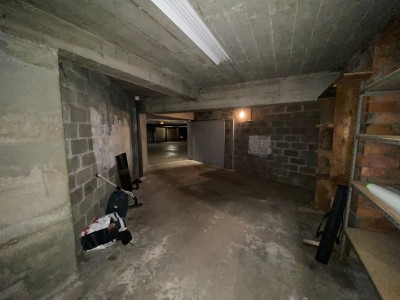 GARAGE A LOUER - ST ETIENNE FAURIEL - 20 m2 - 80 € charges comprises par mois