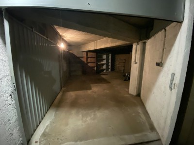 GARAGE A LOUER - ST ETIENNE FAURIEL - 20 m2 - 80 € charges comprises par mois