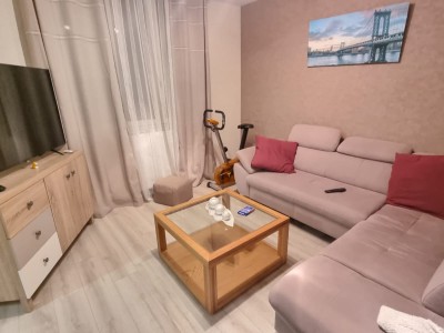 Immeuble 2 appartements F4 ,85m, 12 dpts, 10 garages lous,terrain de 2400m