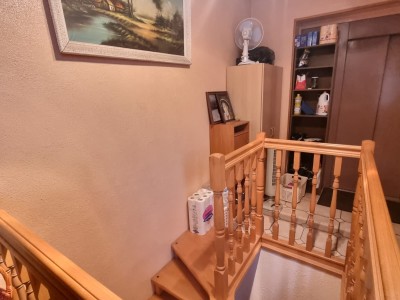 Immeuble 2 appartements F4 ,85m, 12 dpts, 10 garages lous,terrain de 2400m