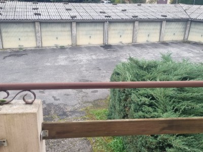 Immeuble 2 appartements F4 ,85m, 12 dpts, 10 garages lous,terrain de 2400m