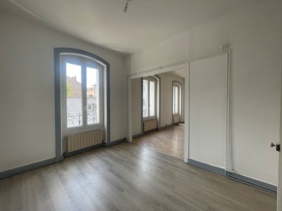 Immeuble de rapport beau potentiel A VENDRE - ST ETIENNE BERGSON - 280 m2 - 270000€