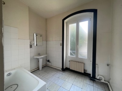 Immeuble de rapport beau potentiel A VENDRE - ST ETIENNE BERGSON - 280 m2 - 270000€