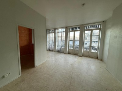 IMMEUBLE A VENDRE - ST ETIENNE CENTRE VILLE - 359.6 m2 - 520000€